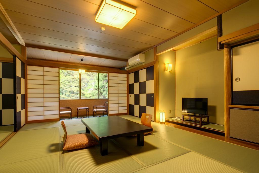 Yugawara-Onsen Komachikan Exteriör bild