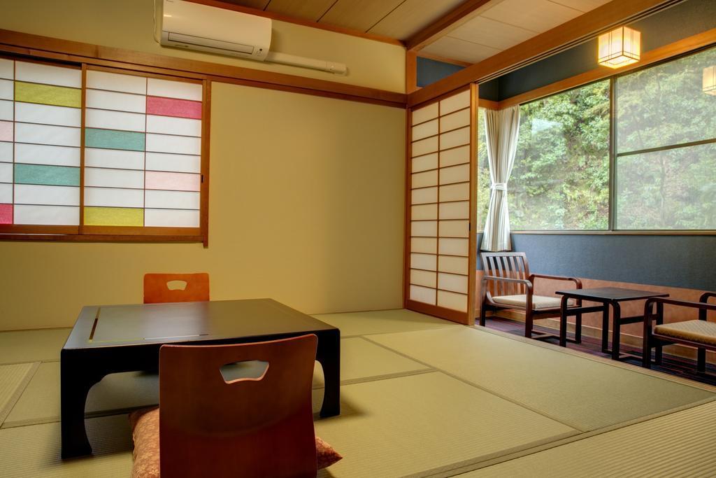 Yugawara-Onsen Komachikan Exteriör bild
